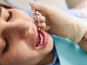 Home 4 4 Summer Sports Injuries That Require an Emergency Dentist